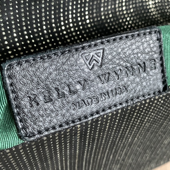 Kelly Wynne Black and Gold Clutch - Picture 4 of 7